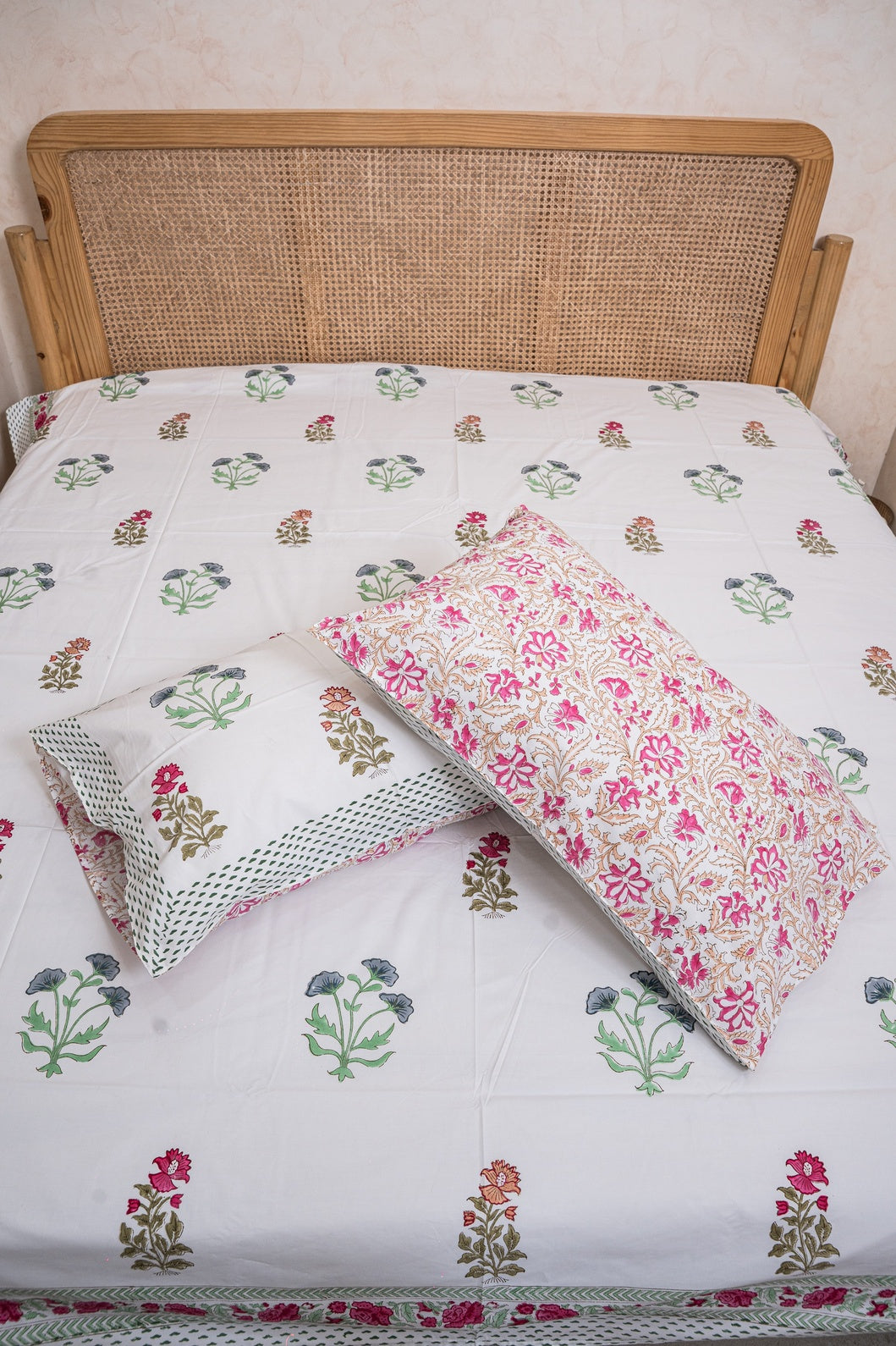 NIHARIKA HAND BLOCK PRINTED BEDSHEET WITH TWO REVERSIBLE PILLOW COVERS