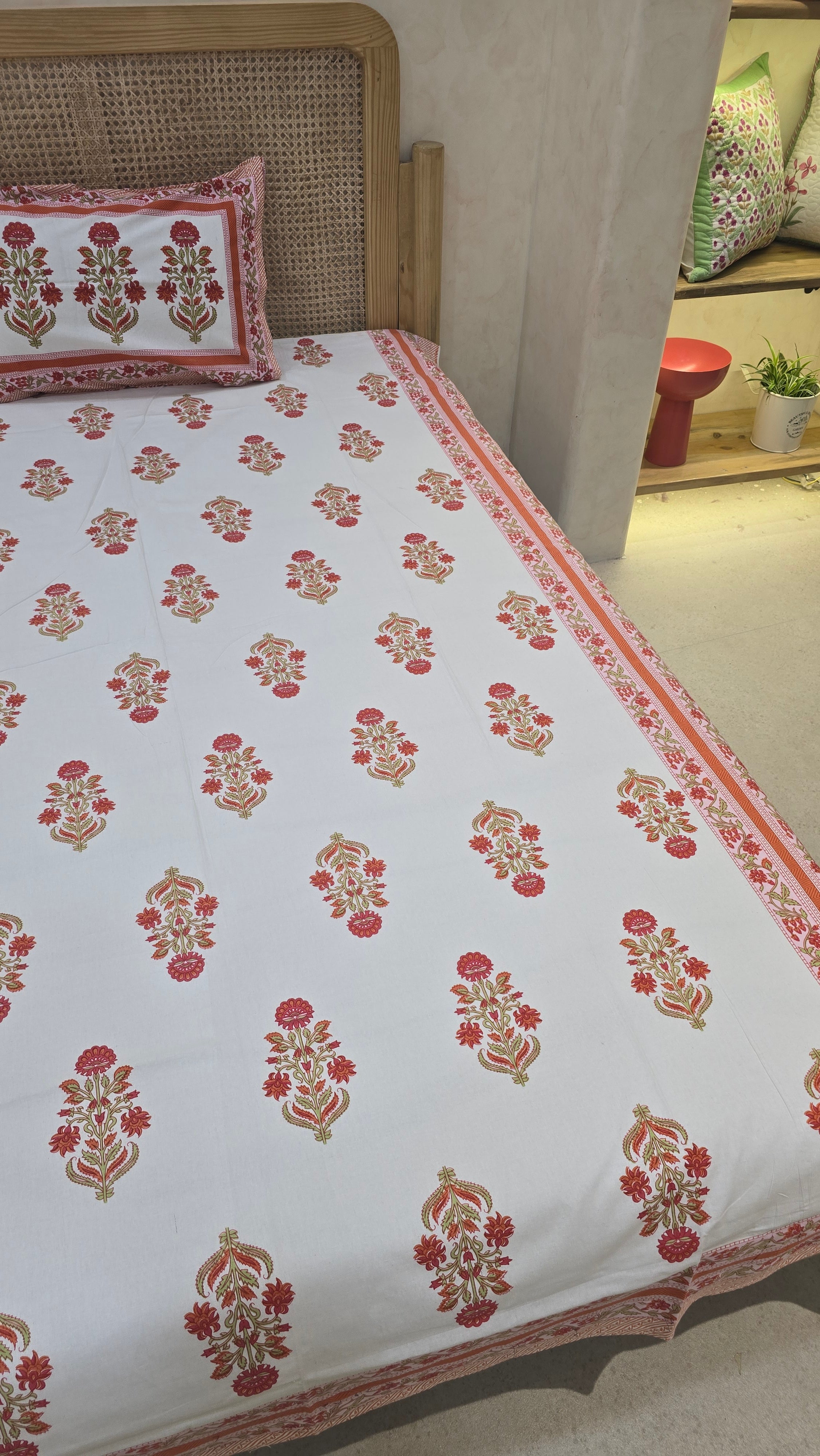 GULZAR BEDSHEET WITH ONE REVERSIBLE PILLOW COVER