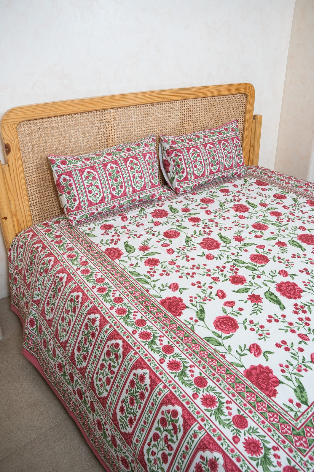 SHALIMAR BEDSHEET WITH TWO REVERSIBLE PILLOW COVERS