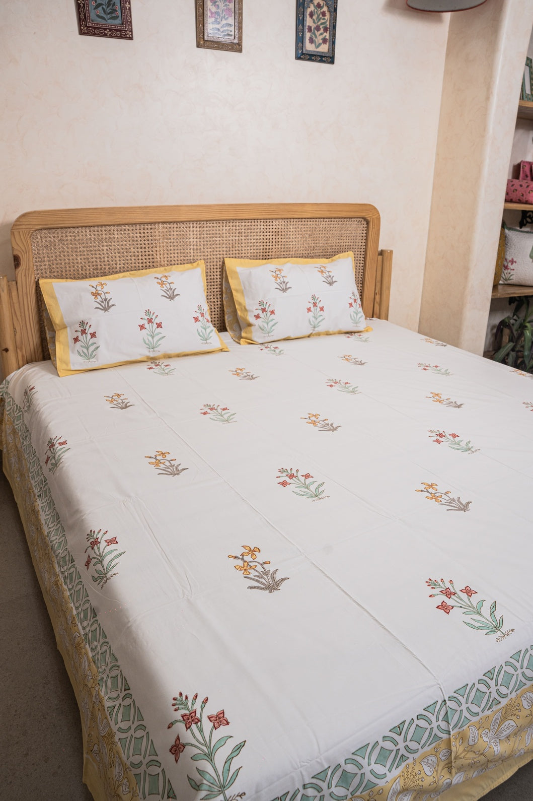 RASHIKA HANDBLOCK PRINTED BEDSHEET WITH TWO REVERSIBLE PILLOW COVERS