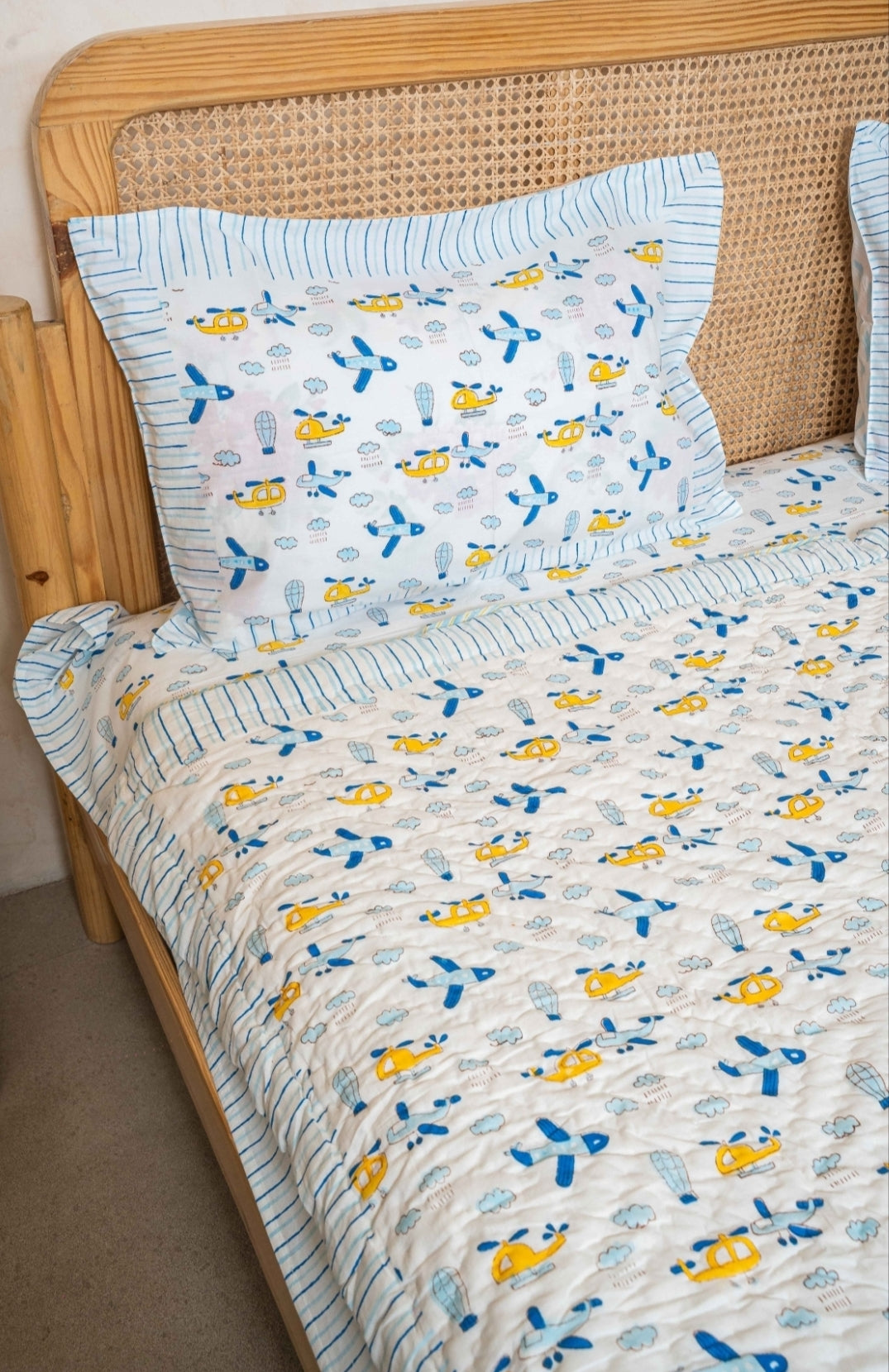HAND BLOCK PRINTED REVERSIBLE MULMUL BABY QUILT (1 Year to 5 Years)