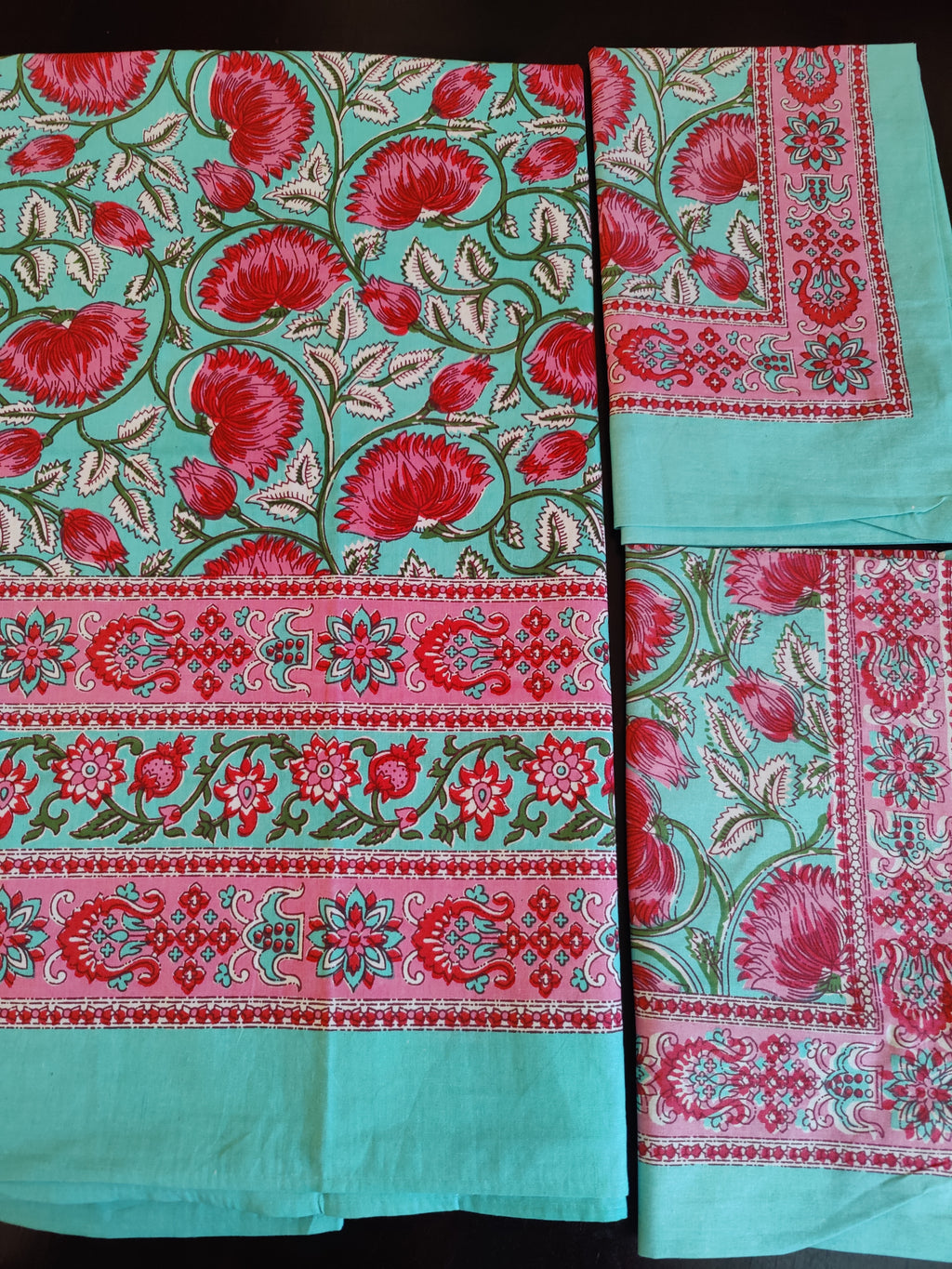 COTTON BEDSHEET WITH TWO PILLOW CASES