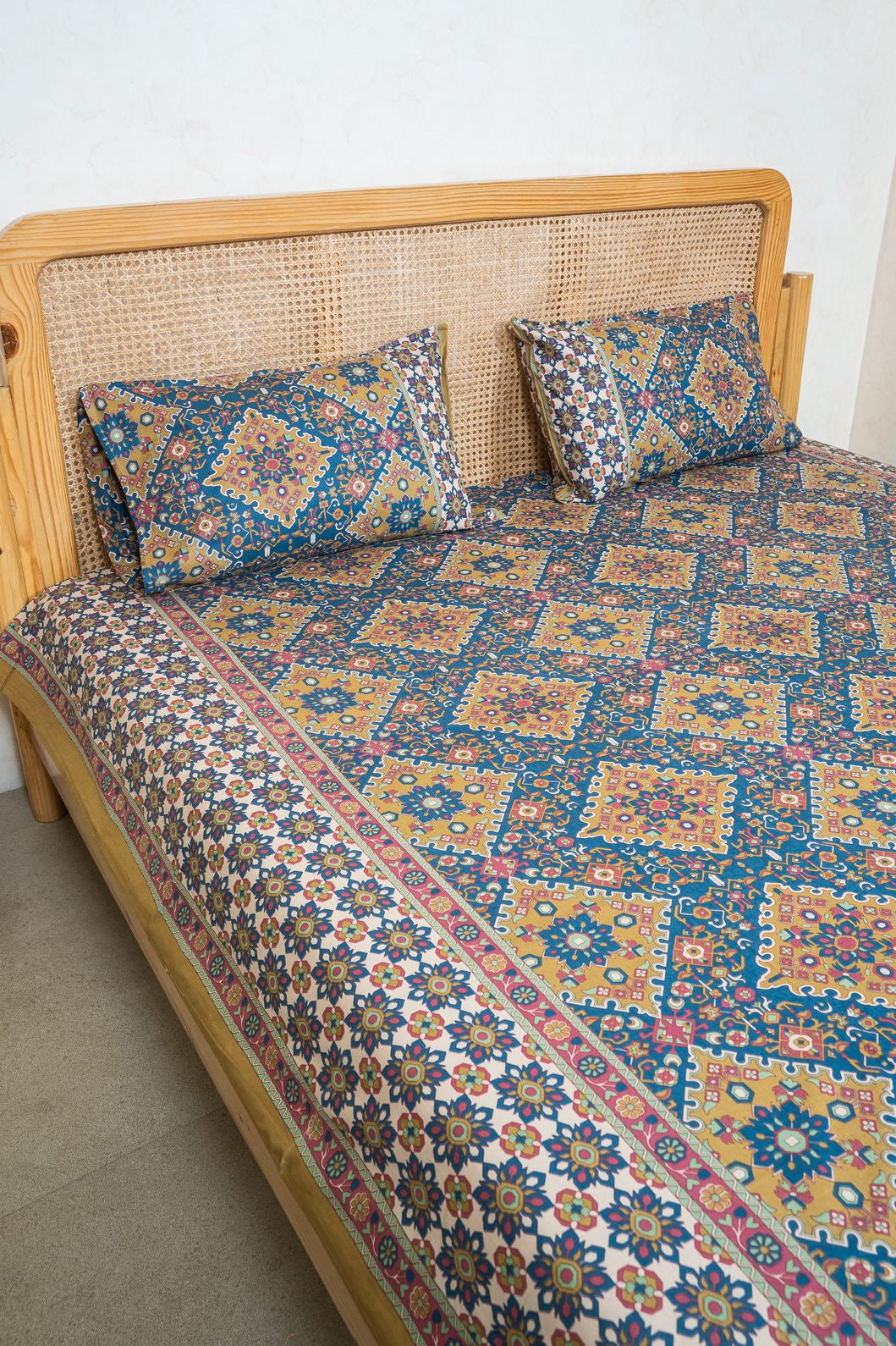 SHALIMAR BEDSHEET WITH TWO REVERSIBLE PILLOW COVERS