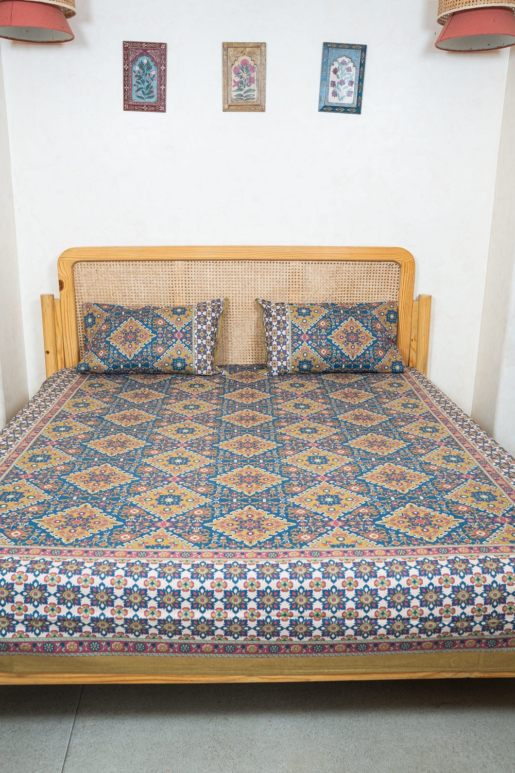 SHALIMAR BEDSHEET WITH TWO REVERSIBLE PILLOW COVERS