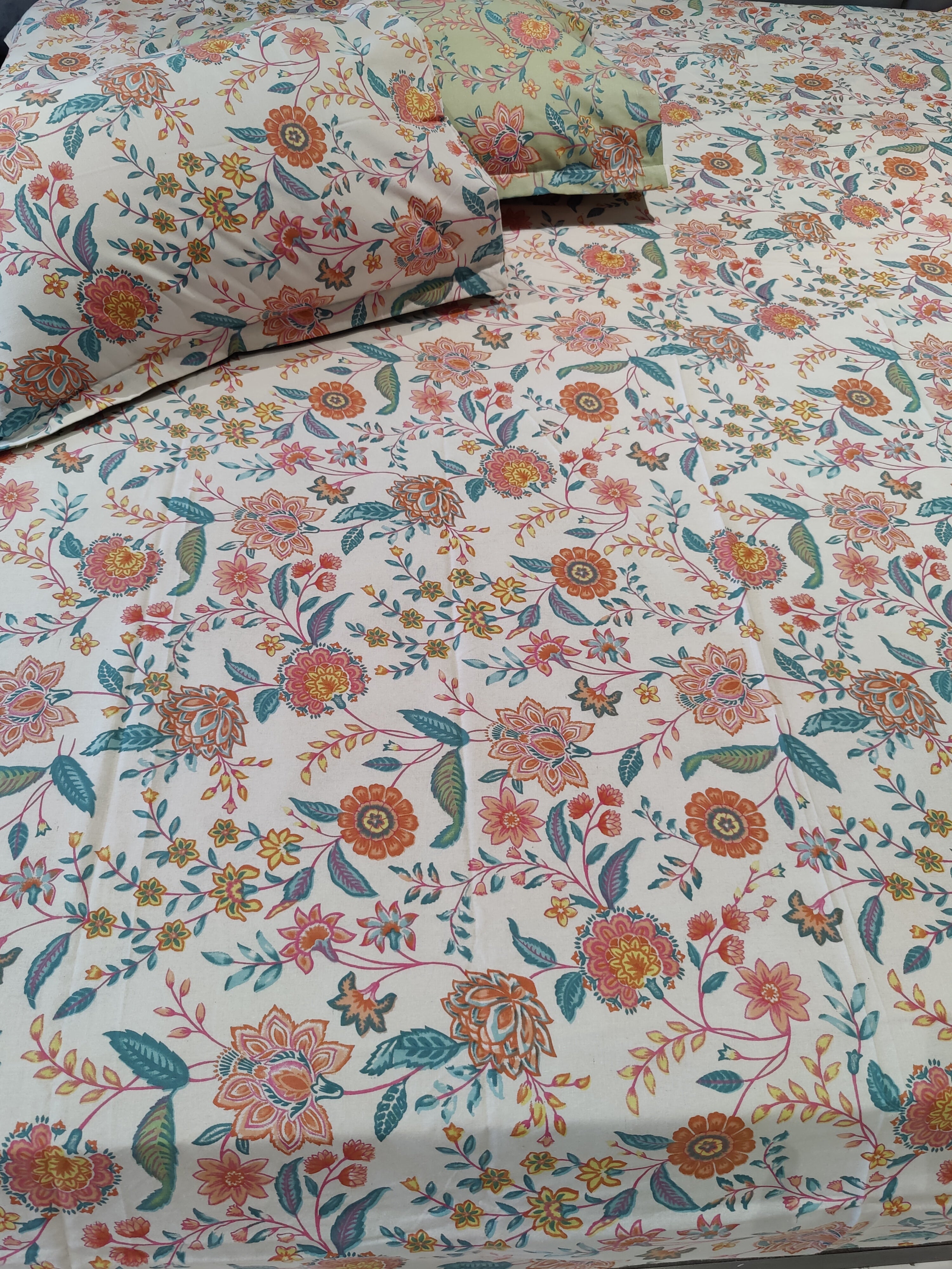 FLORAL SHALIMAR BEDSHEET WITH TWO REVERSIBLE PILLOW COVERS