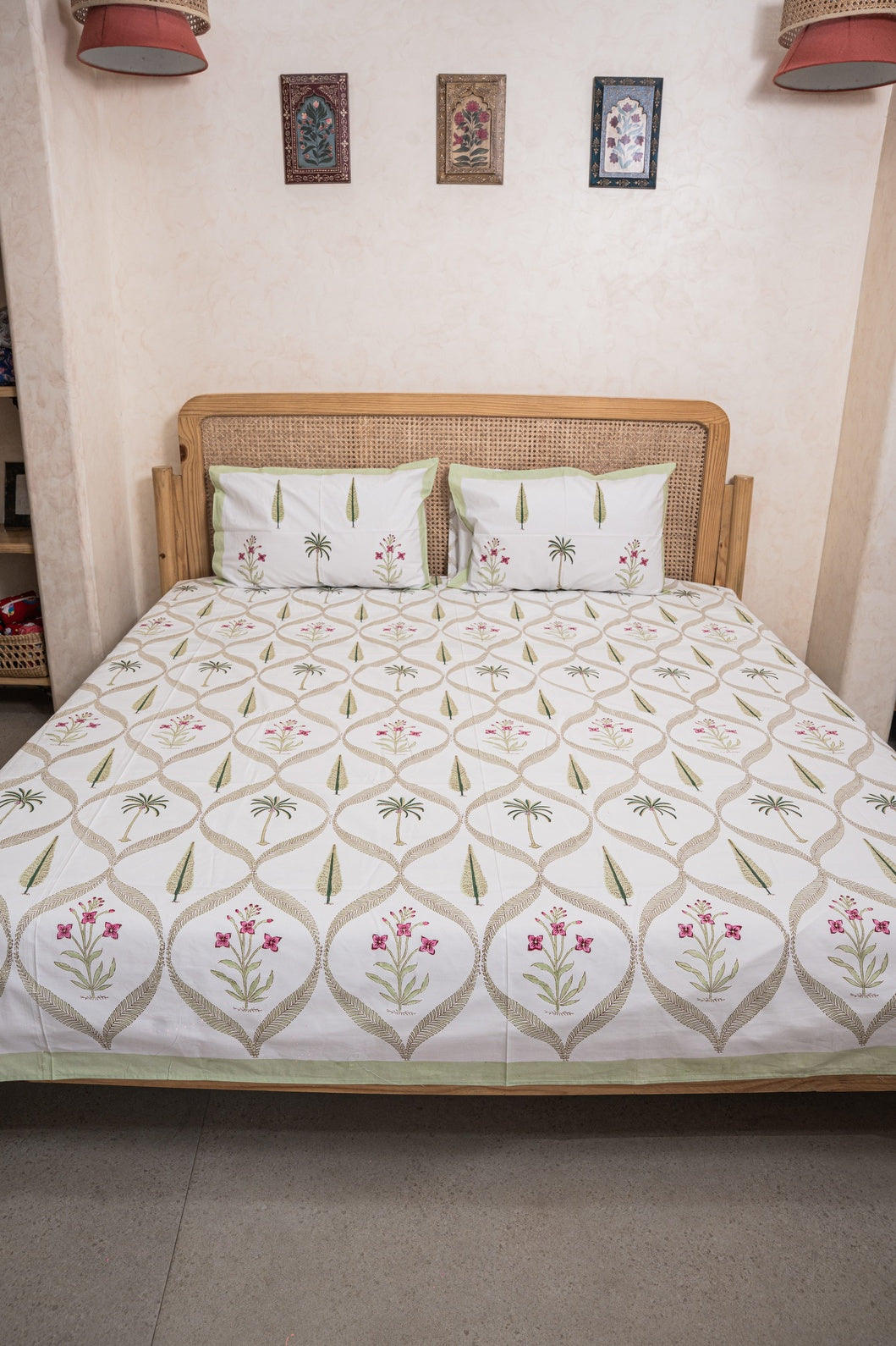 BLUSHING PALM HANDBLOCK PRINTED BEDSHEET WITH TWO REVERSIBLE PILLOW COVERS