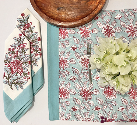 A PAIR HANDBLOCK PRINTED TABLE MAT AND NAPKIN SET