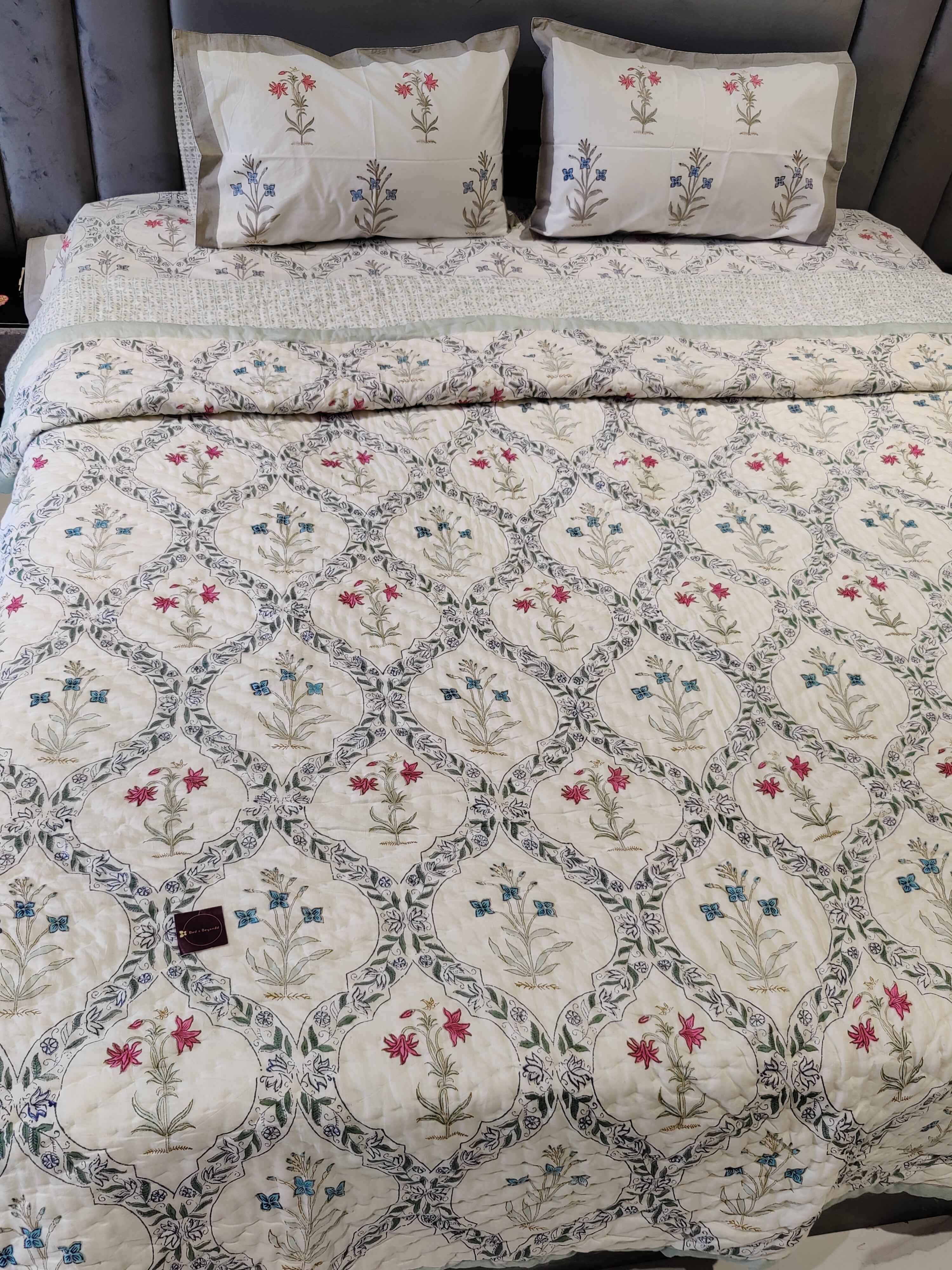 UMMED JAAL HAND BLOCK PRINTED REVERSIBLE MULMUL DOUBLE BED QUILT