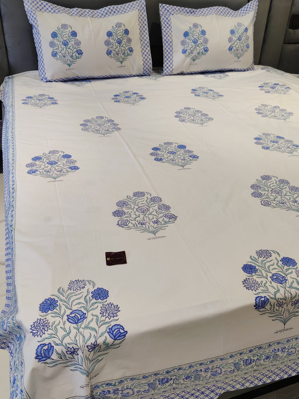 UDDHAV HAND BLOCK PRINTED BEDSHEET WITH TWO REVERSIBLE PILLOW COVERS