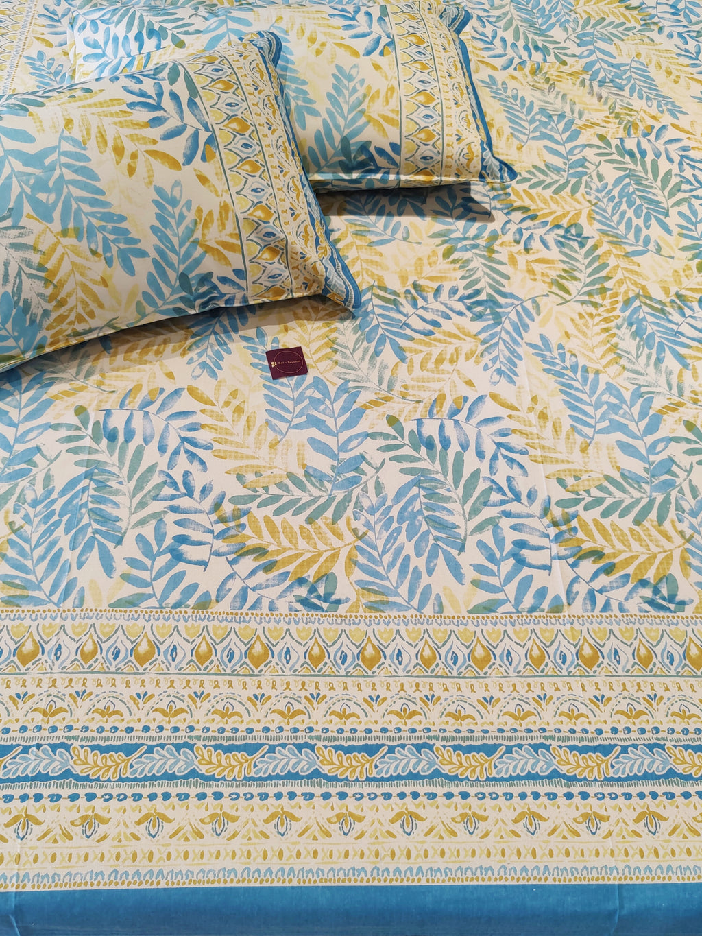 SHALIMAR BEDSHEET WITH TWO REVERSIBLE PILLOW COVERS