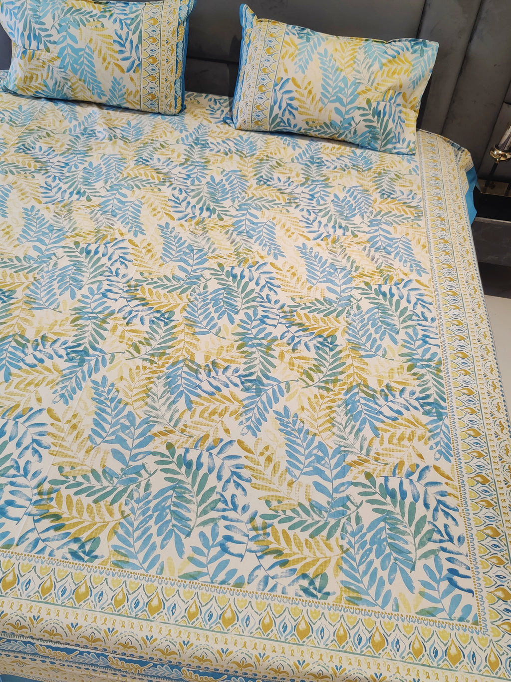 SHALIMAR BEDSHEET WITH TWO REVERSIBLE PILLOW COVERS