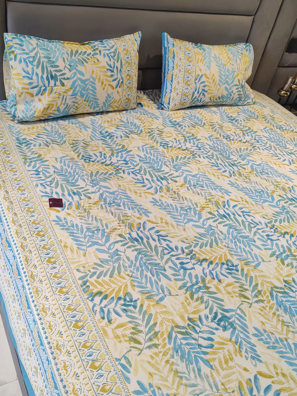 SHALIMAR BEDSHEET WITH TWO REVERSIBLE PILLOW COVERS
