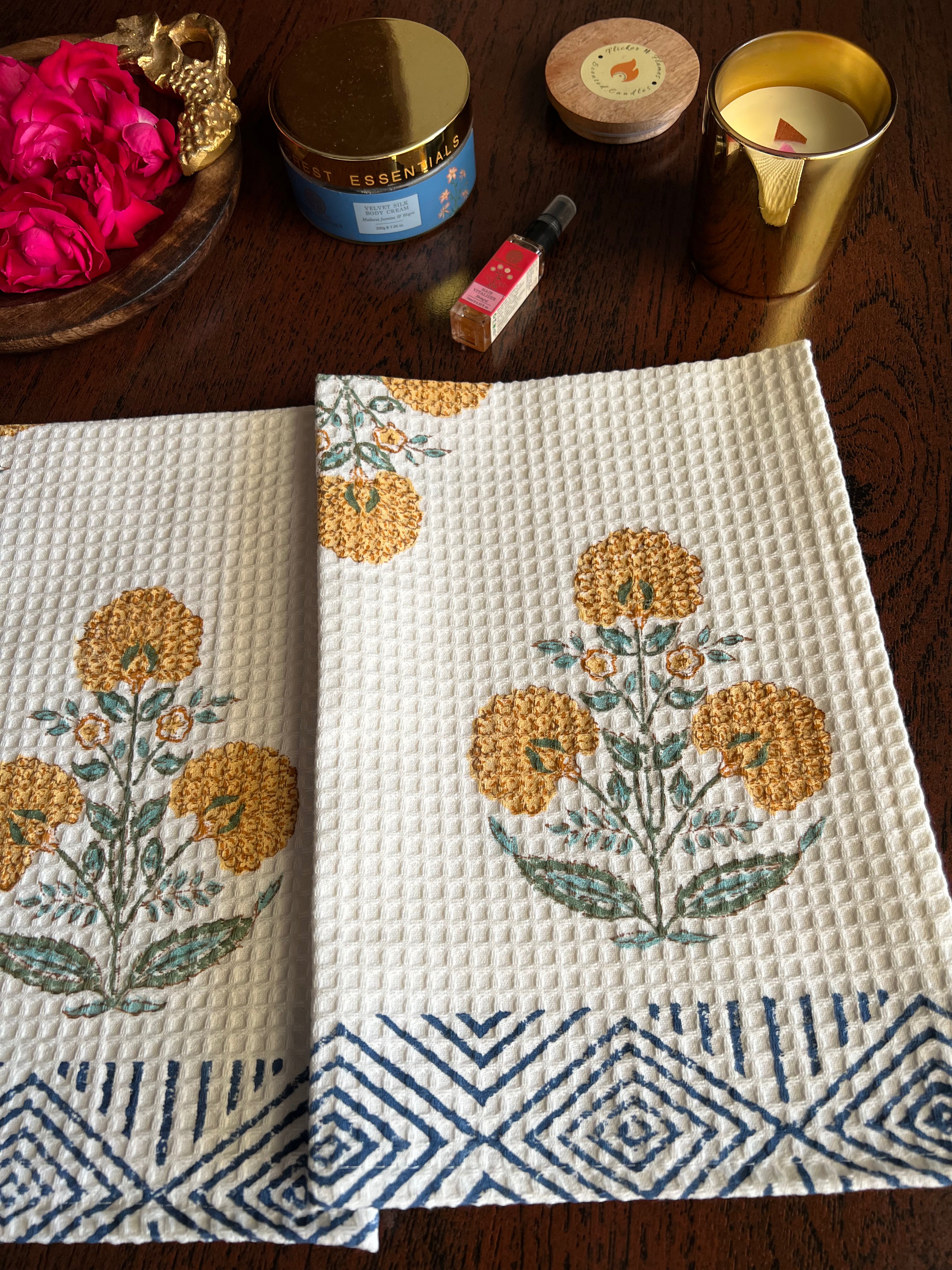 YELLOW MEHRAAB HANDBLOCK PRINTED BODY & HAND TOWEL SET